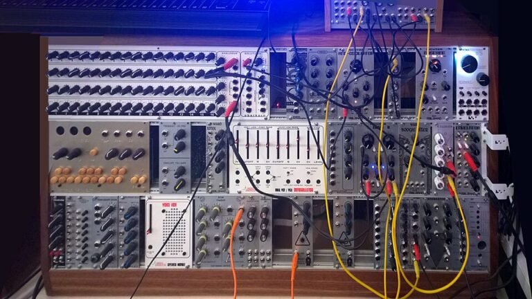 Sintetizador modular de Jam Syntotek, en Estocolmo, 2014-09-09. Foto de Henning Klokkerasen.