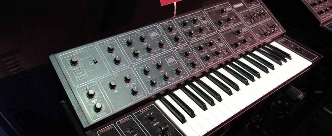 Yamaha CS15