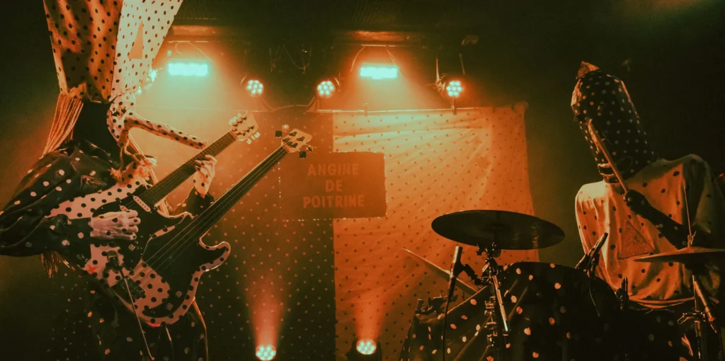 Angine de Poitrine, banda de rock que experimenta con el microtonalismo